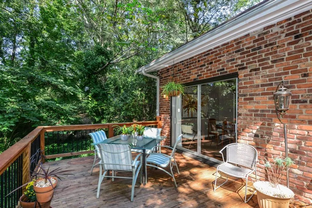 4640 Canyon Creek Trail, Atlanta, Georgia 30342, 4 Bedrooms Bedrooms, ,3 BathroomsBathrooms,Residential,Sold,4640 Canyon Creek Trail,5756013