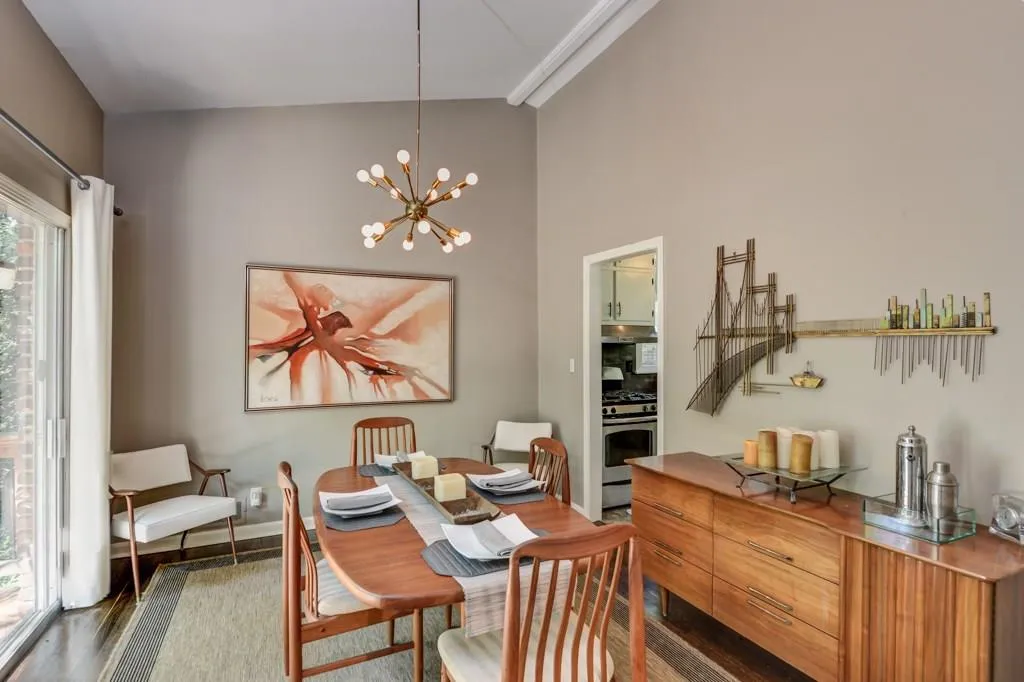 4640 Canyon Creek Trail, Atlanta, Georgia 30342, 4 Bedrooms Bedrooms, ,3 BathroomsBathrooms,Residential,Sold,4640 Canyon Creek Trail,5756013