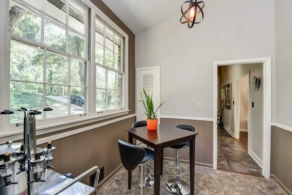 4640 Canyon Creek Trail, Atlanta, Georgia 30342, 4 Bedrooms Bedrooms, ,3 BathroomsBathrooms,Residential,Sold,4640 Canyon Creek Trail,5756013