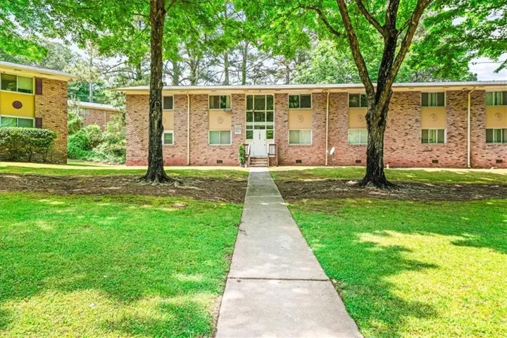 1627 Line Circle, Decatur, Georgia 30032