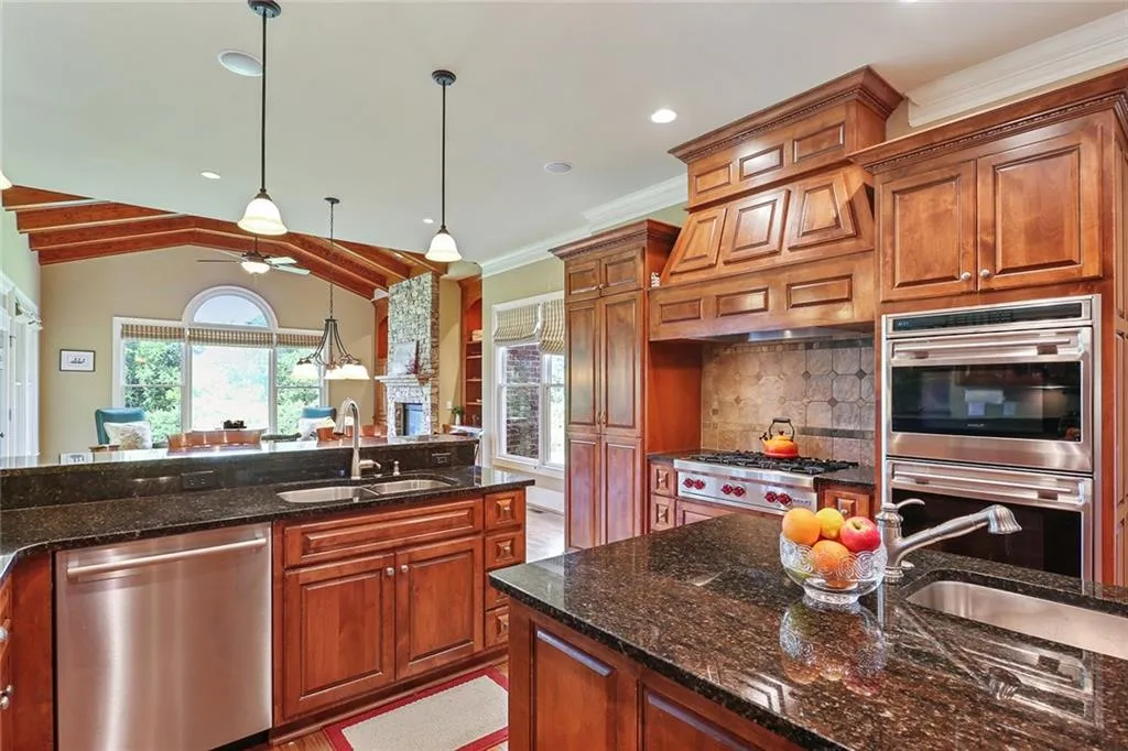442 Meadow Watch Lane, Sandy Springs, Georgia 30350, 6 Bedrooms Bedrooms, ,6 BathroomsBathrooms,Residential,Sold,442 Meadow Watch Lane,6052974