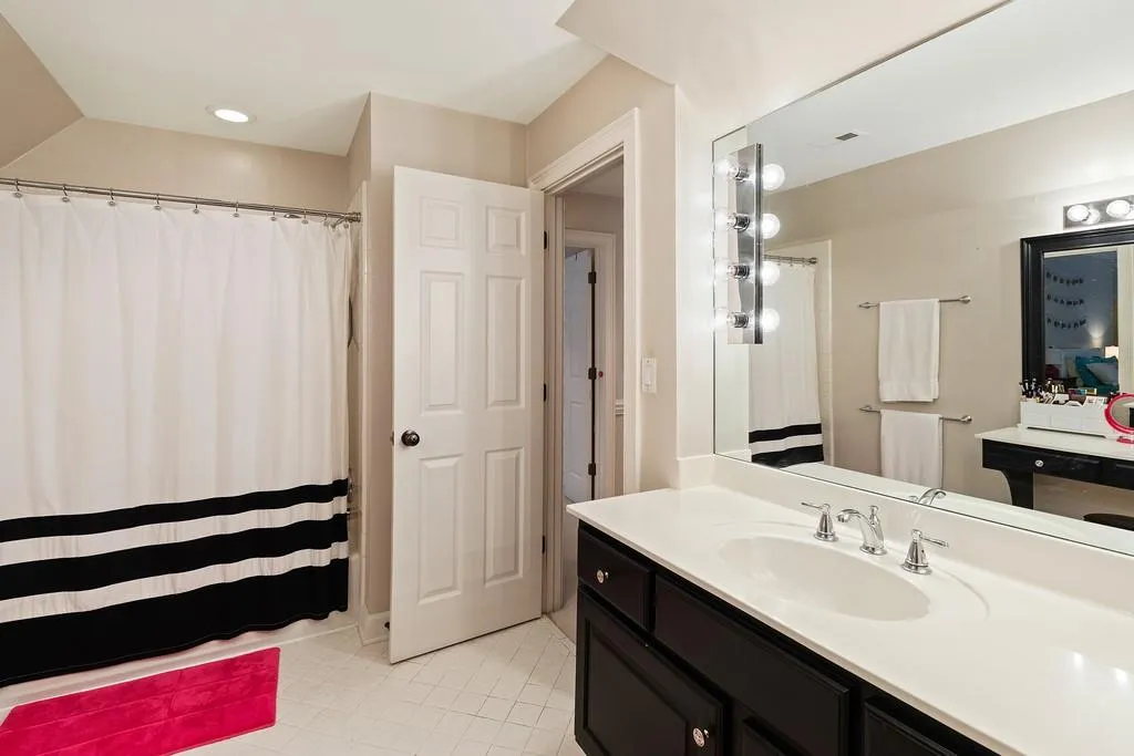 6 Bentley Trace Manor, Atlanta, Georgia 30327, 6 Bedrooms Bedrooms, ,6 BathroomsBathrooms,Residential,Sold,6 Bentley Trace Manor,6597706