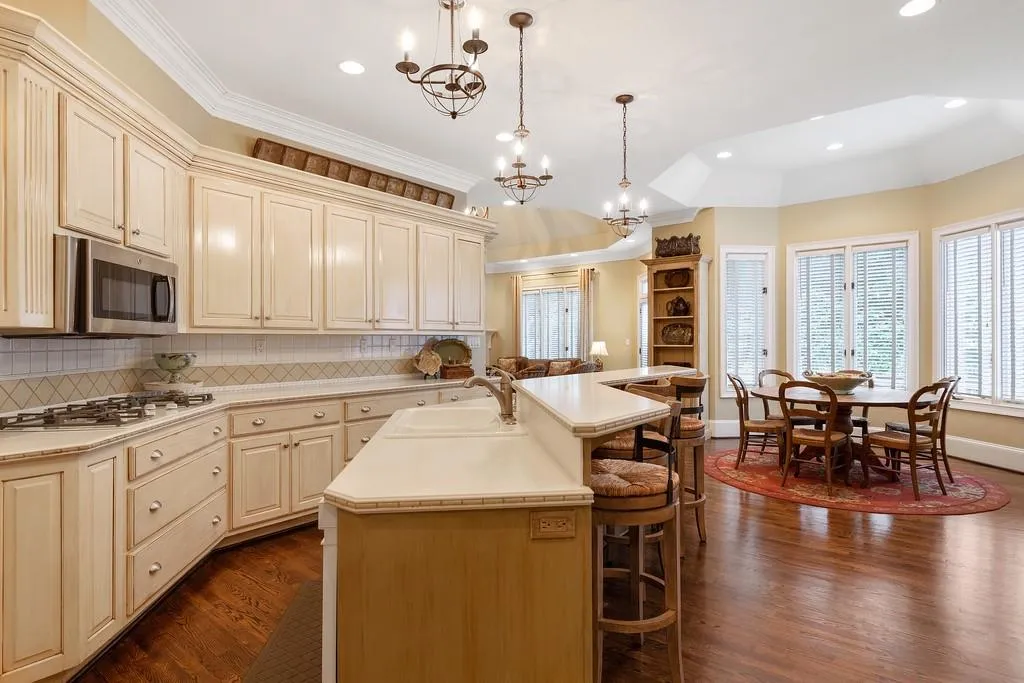6 Bentley Trace Manor, Atlanta, Georgia 30327, 6 Bedrooms Bedrooms, ,6 BathroomsBathrooms,Residential,Sold,6 Bentley Trace Manor,6597706