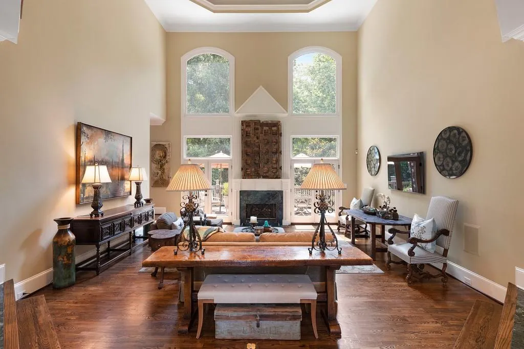 6 Bentley Trace Manor, Atlanta, Georgia 30327, 6 Bedrooms Bedrooms, ,6 BathroomsBathrooms,Residential,Sold,6 Bentley Trace Manor,6597706