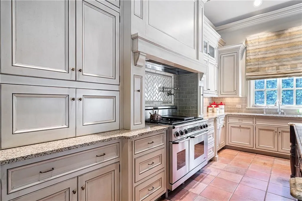 4778 Northside Drive Nw, Atlanta, Georgia 30327, 6 Bedrooms Bedrooms, ,6 BathroomsBathrooms,Residential,Sold,4778 Northside Drive Nw,6779596