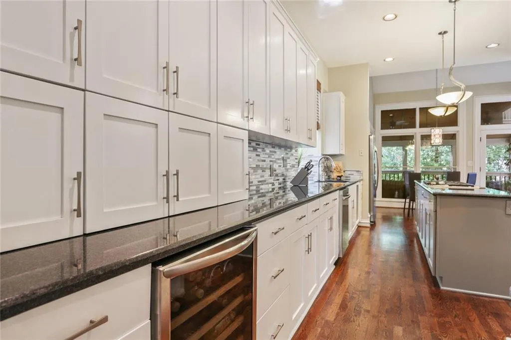 34 Greenland Trace, Atlanta, Georgia 30342, 4 Bedrooms Bedrooms, ,4 BathroomsBathrooms,Residential,Sold,34 Greenland Trace,6916748