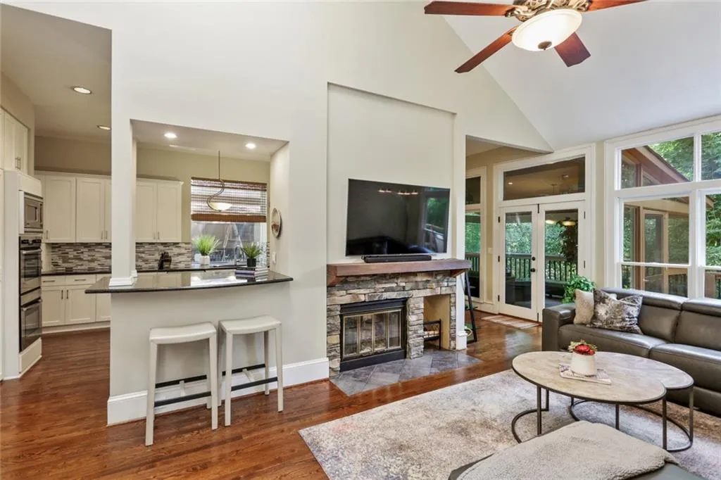 34 Greenland Trace, Atlanta, Georgia 30342, 4 Bedrooms Bedrooms, ,4 BathroomsBathrooms,Residential,Sold,34 Greenland Trace,6916748
