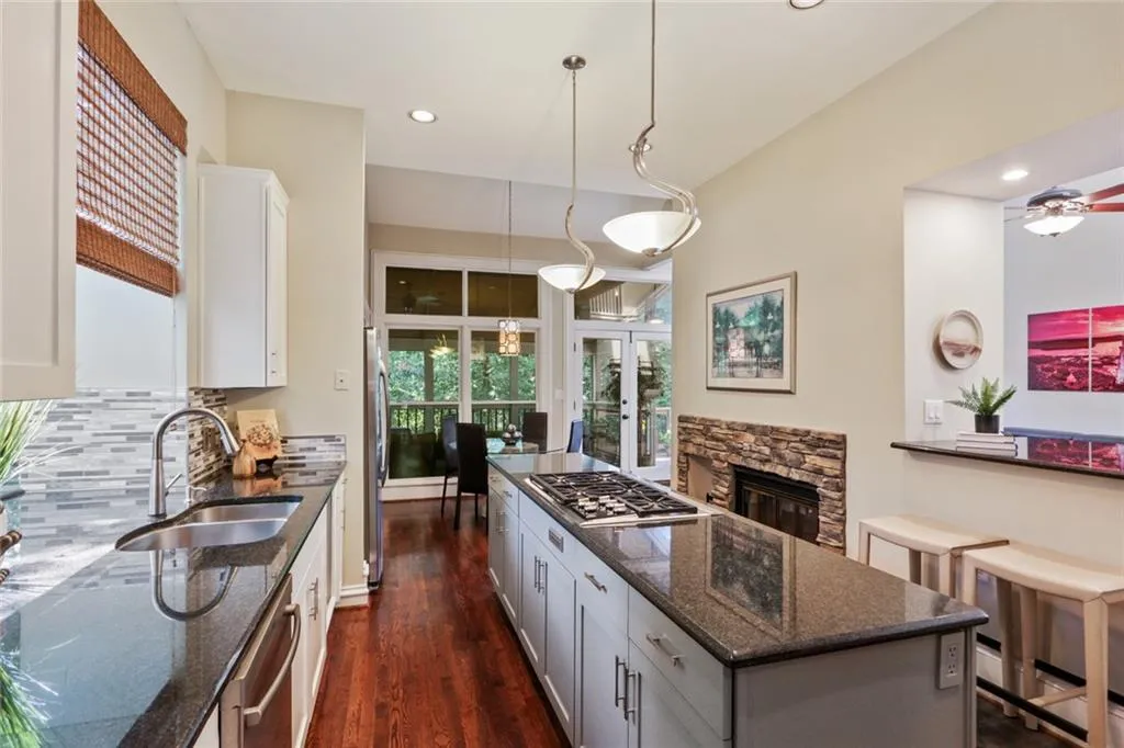 34 Greenland Trace, Atlanta, Georgia 30342, 4 Bedrooms Bedrooms, ,4 BathroomsBathrooms,Residential,Sold,34 Greenland Trace,6916748