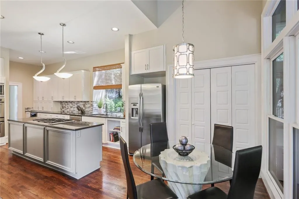 34 Greenland Trace, Atlanta, Georgia 30342, 4 Bedrooms Bedrooms, ,4 BathroomsBathrooms,Residential,Sold,34 Greenland Trace,6916748
