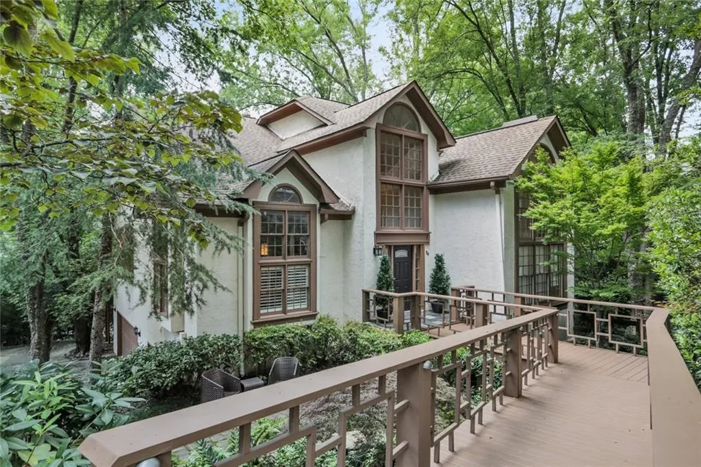 34 Greenland Trace, Atlanta, Georgia 30342, 4 Bedrooms Bedrooms, ,4 BathroomsBathrooms,Residential,Sold,34 Greenland Trace,6916748