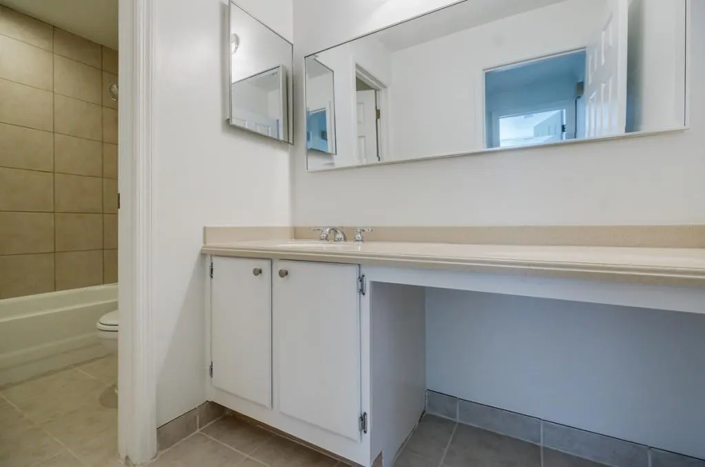 436 Granville Court Unit 436, Sandy Springs, Georgia 30328, 2 Bedrooms Bedrooms, ,2 BathroomsBathrooms,Residential,Sold,436 Granville Court Unit 436,7192829
