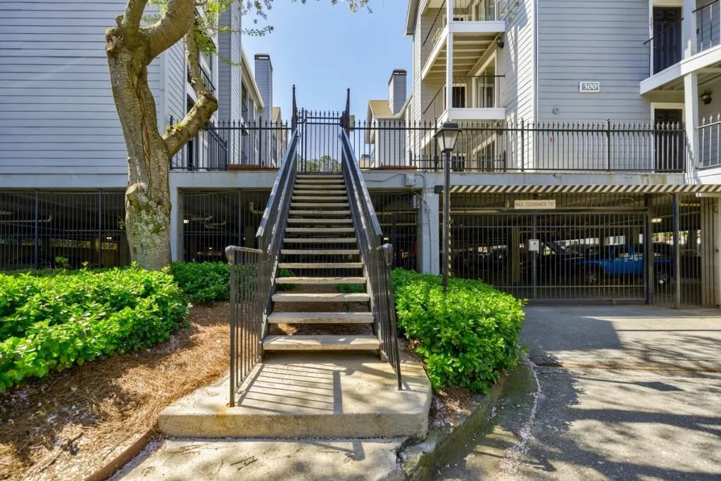 436 Granville Court Unit 436, Sandy Springs, Georgia 30328, 2 Bedrooms Bedrooms, ,2 BathroomsBathrooms,Residential,Sold,436 Granville Court Unit 436,7192829