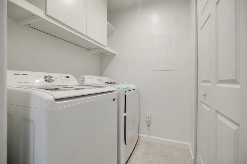 436 Granville Court Unit 436, Sandy Springs, Georgia 30328, 2 Bedrooms Bedrooms, ,2 BathroomsBathrooms,Residential,Sold,436 Granville Court Unit 436,7192829