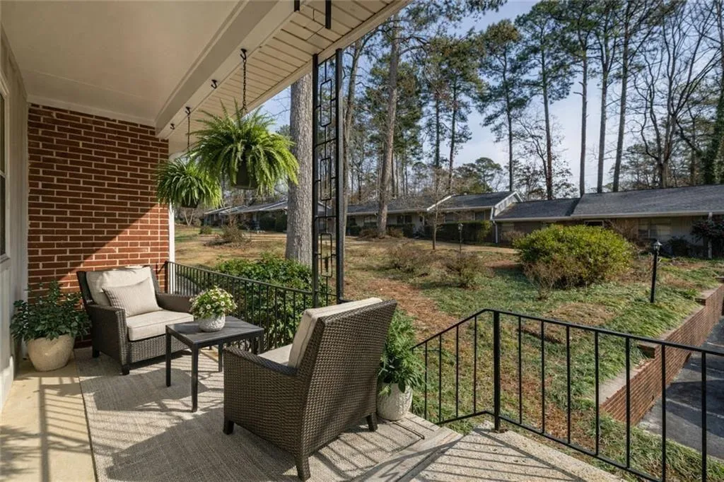 2941 Caldwell Road Ne Unit B4, Brookhaven, Georgia 30319, 2 Bedrooms Bedrooms, 0 ,1 BathroomBathrooms,Residential,For Sale,2941 Caldwell Road Ne Unit B4,7714940