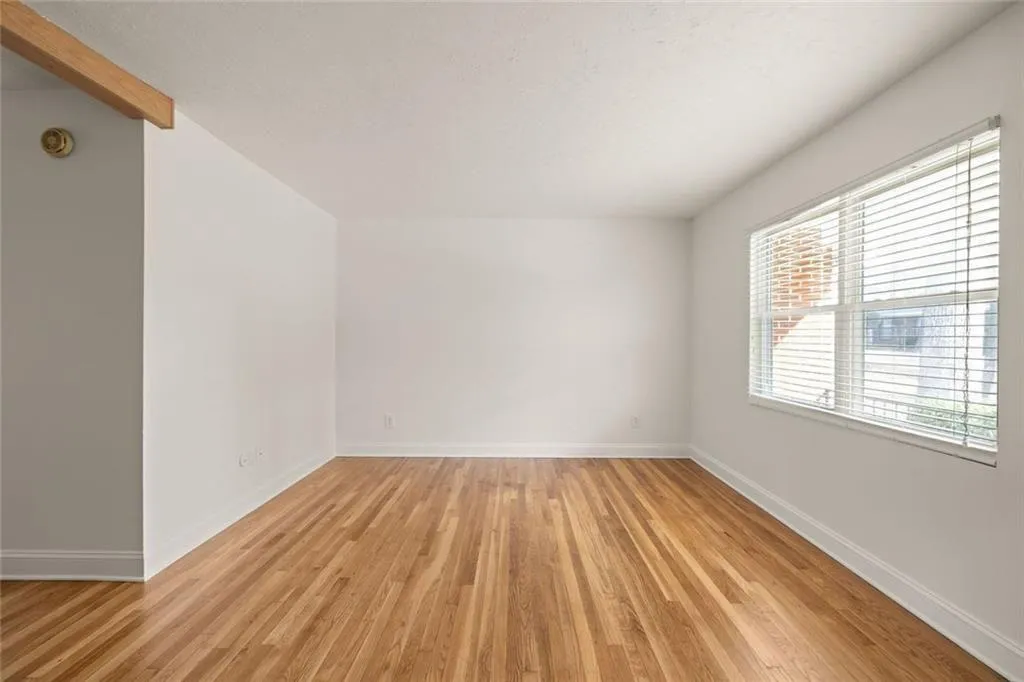 2941 Caldwell Road Ne Unit B4, Brookhaven, Georgia 30319, 2 Bedrooms Bedrooms, 0 ,1 BathroomBathrooms,Residential,For Sale,2941 Caldwell Road Ne Unit B4,7714940