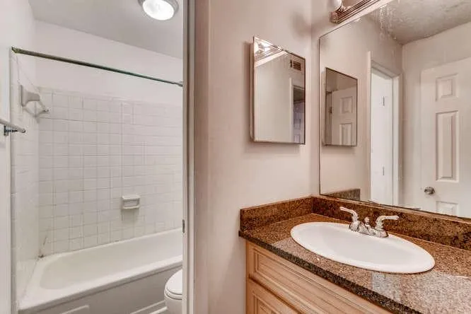 9400 Roberts Drive Unit 4e, Sandy Springs, Georgia 30350, 2 Bedrooms Bedrooms, ,2 BathroomsBathrooms,Residential,Sold,9400 Roberts Drive Unit 4e,6511711