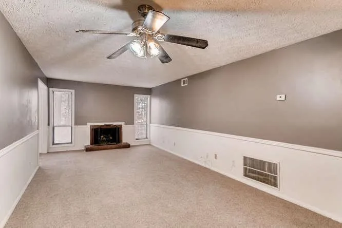 9400 Roberts Drive Unit 4e, Sandy Springs, Georgia 30350, 2 Bedrooms Bedrooms, ,2 BathroomsBathrooms,Residential,Sold,9400 Roberts Drive Unit 4e,6511711