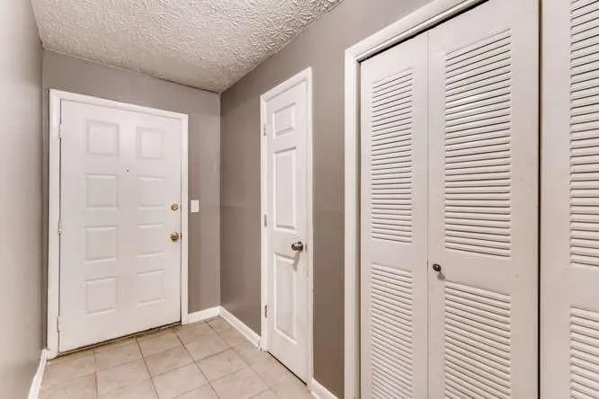 9400 Roberts Drive Unit 4e, Sandy Springs, Georgia 30350, 2 Bedrooms Bedrooms, ,2 BathroomsBathrooms,Residential,Sold,9400 Roberts Drive Unit 4e,6511711