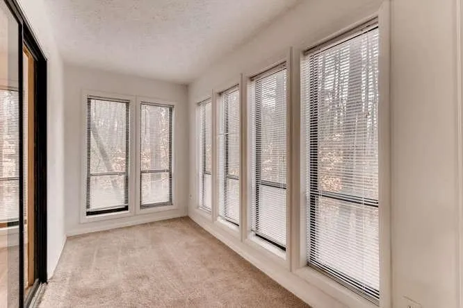 9400 Roberts Drive Unit 4e, Sandy Springs, Georgia 30350, 2 Bedrooms Bedrooms, ,2 BathroomsBathrooms,Residential,Sold,9400 Roberts Drive Unit 4e,6511711