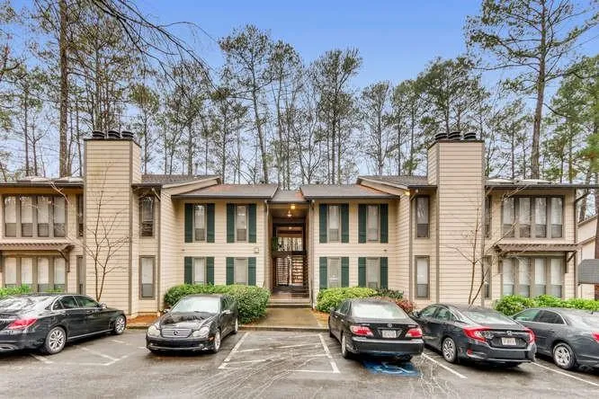 9400 Roberts Drive Unit 4e, Sandy Springs, Georgia 30350, 2 Bedrooms Bedrooms, ,2 BathroomsBathrooms,Residential,Sold,9400 Roberts Drive Unit 4e,6511711