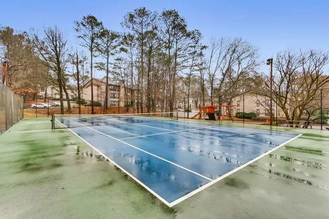9400 Roberts Drive Unit 4e, Sandy Springs, Georgia 30350, 2 Bedrooms Bedrooms, ,2 BathroomsBathrooms,Residential,Sold,9400 Roberts Drive Unit 4e,6511711