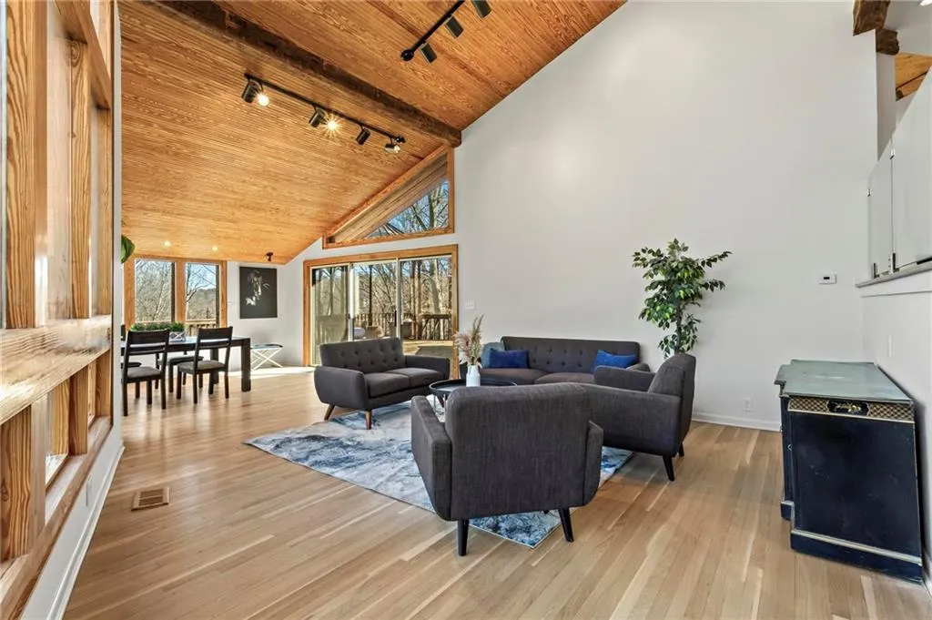 120 Laurel Drive Ne, Atlanta, Georgia 30342, 5 Bedrooms Bedrooms, 0 ,5 BathroomsBathrooms,Residential,For Sale,120 Laurel Drive Ne,7824579