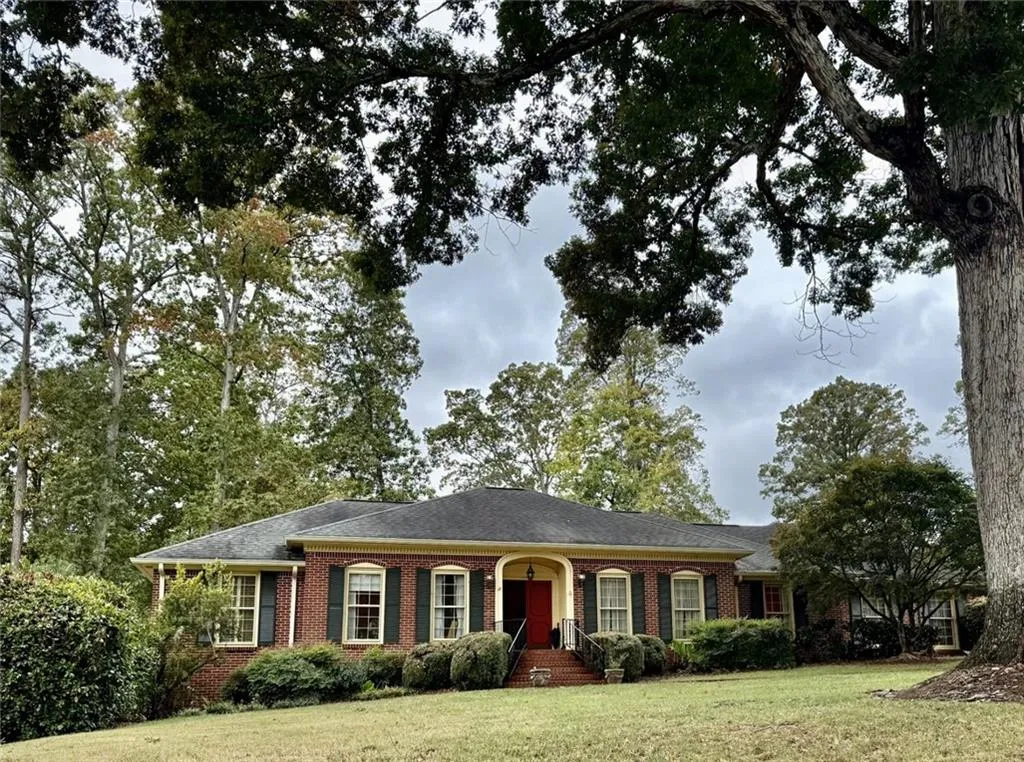 4760 Cherrywood Lane Ne, Atlanta, Georgia 30342, 4 Bedrooms Bedrooms, ,3 BathroomsBathrooms,Residential,For Sale,4760 Cherrywood Lane Ne,7674462