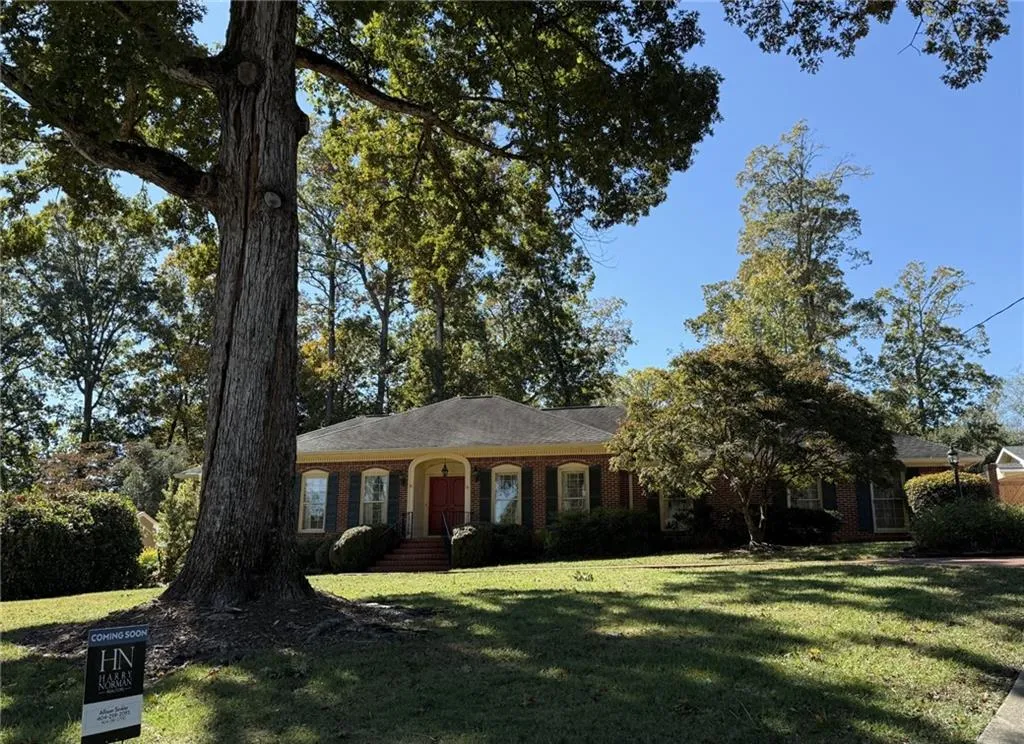 4760 Cherrywood Lane Ne, Atlanta, Georgia 30342, 4 Bedrooms Bedrooms, ,3 BathroomsBathrooms,Residential,For Sale,4760 Cherrywood Lane Ne,7674462