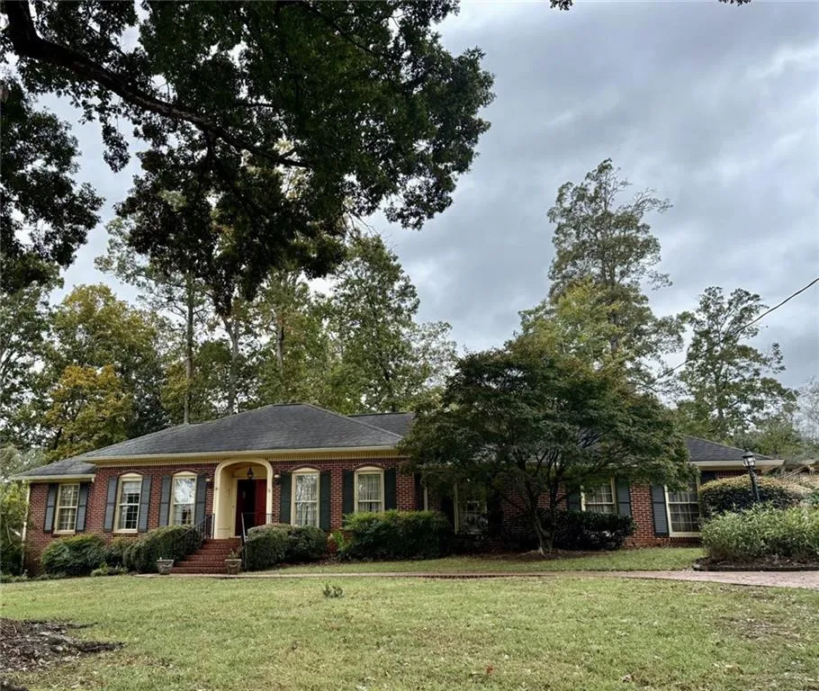 4760 Cherrywood Lane Ne, Atlanta, Georgia 30342, 4 Bedrooms Bedrooms, ,3 BathroomsBathrooms,Residential,For Sale,4760 Cherrywood Lane Ne,7674462