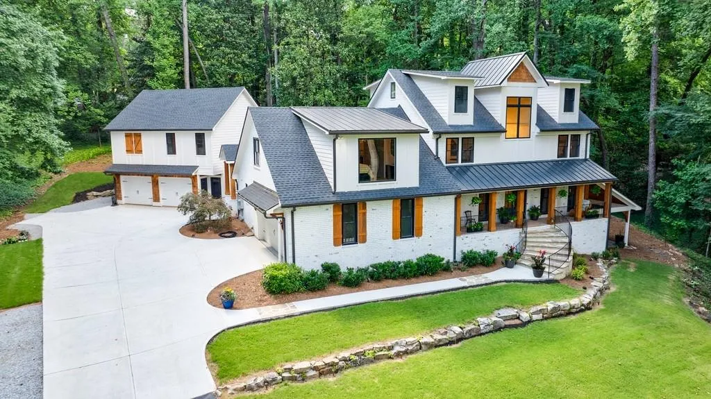 3201 Teton Drive Se, Atlanta, Georgia 30339, 6 Bedrooms Bedrooms, ,6 BathroomsBathrooms,Residential,For Sale,3201 Teton Drive Se,7642398