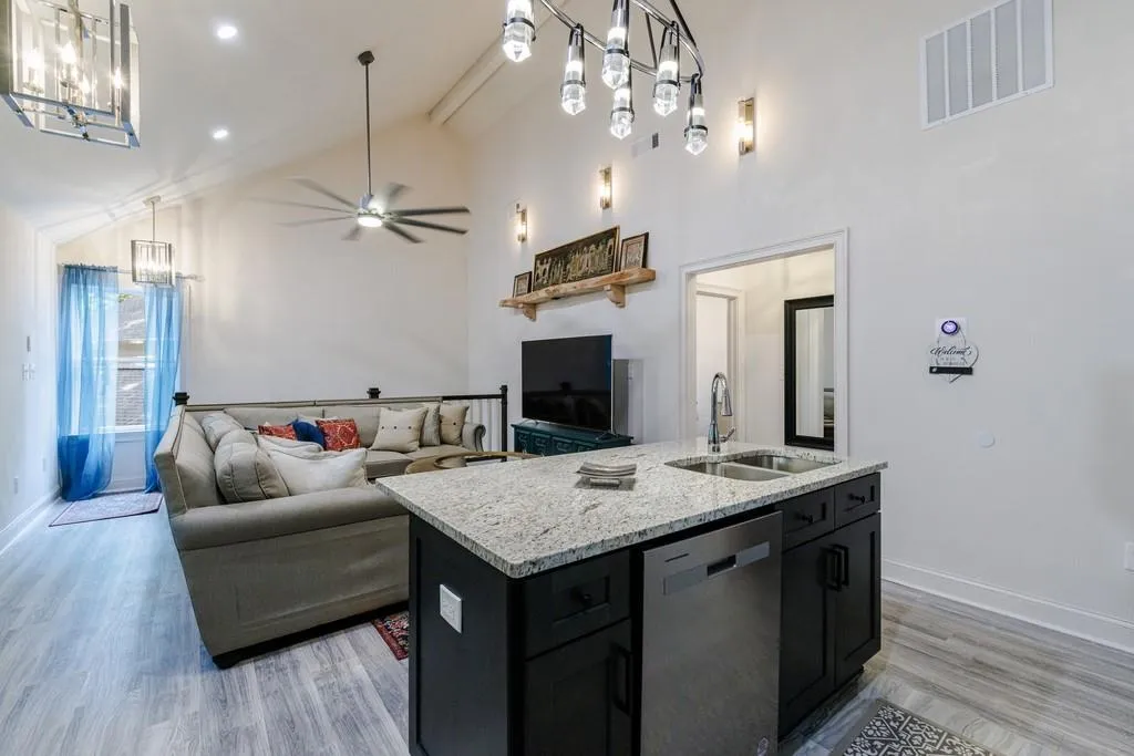 Garage apartment Kitchen