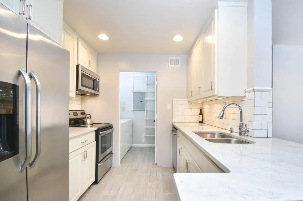 117 Granville Court, Atlanta, Georgia 30328, 2 Bedrooms Bedrooms, ,2 BathroomsBathrooms,Residential,Sold,117 Granville Court,6095728