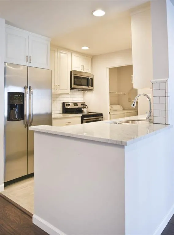 117 Granville Court, Atlanta, Georgia 30328, 2 Bedrooms Bedrooms, ,2 BathroomsBathrooms,Residential,Sold,117 Granville Court,6095728