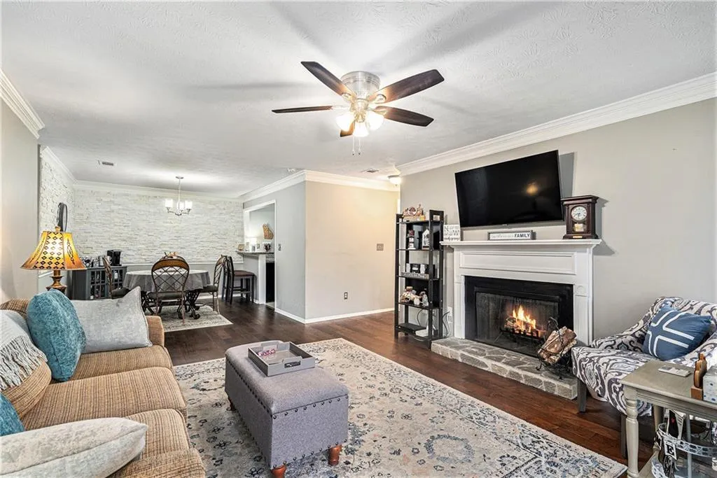 804 Vicksburg Place, Atlanta, Georgia 30350, 3 Bedrooms Bedrooms, ,2 BathroomsBathrooms,Residential,Sold,804 Vicksburg Place,7483835