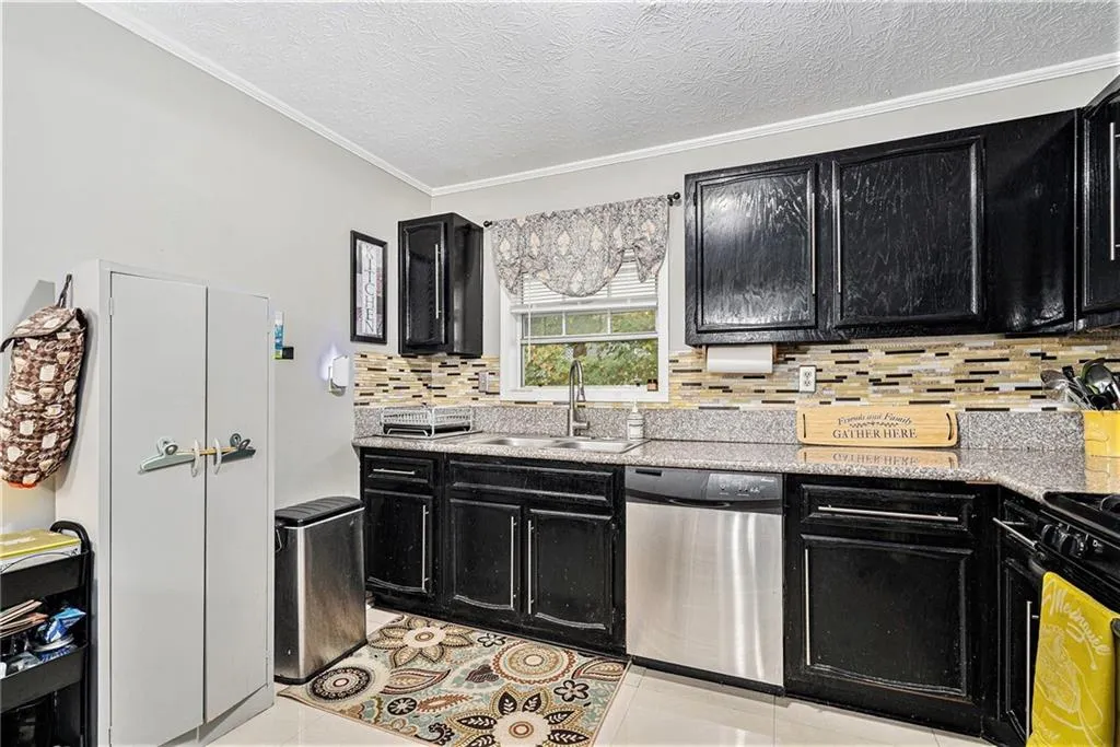 804 Vicksburg Place, Atlanta, Georgia 30350, 3 Bedrooms Bedrooms, ,2 BathroomsBathrooms,Residential,Sold,804 Vicksburg Place,7483835