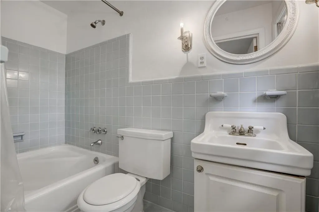 730 Starlight Drive, Sandy Springs, Georgia 30342, 3 Bedrooms Bedrooms, ,3 BathroomsBathrooms,Residential,Sold,730 Starlight Drive,6059043