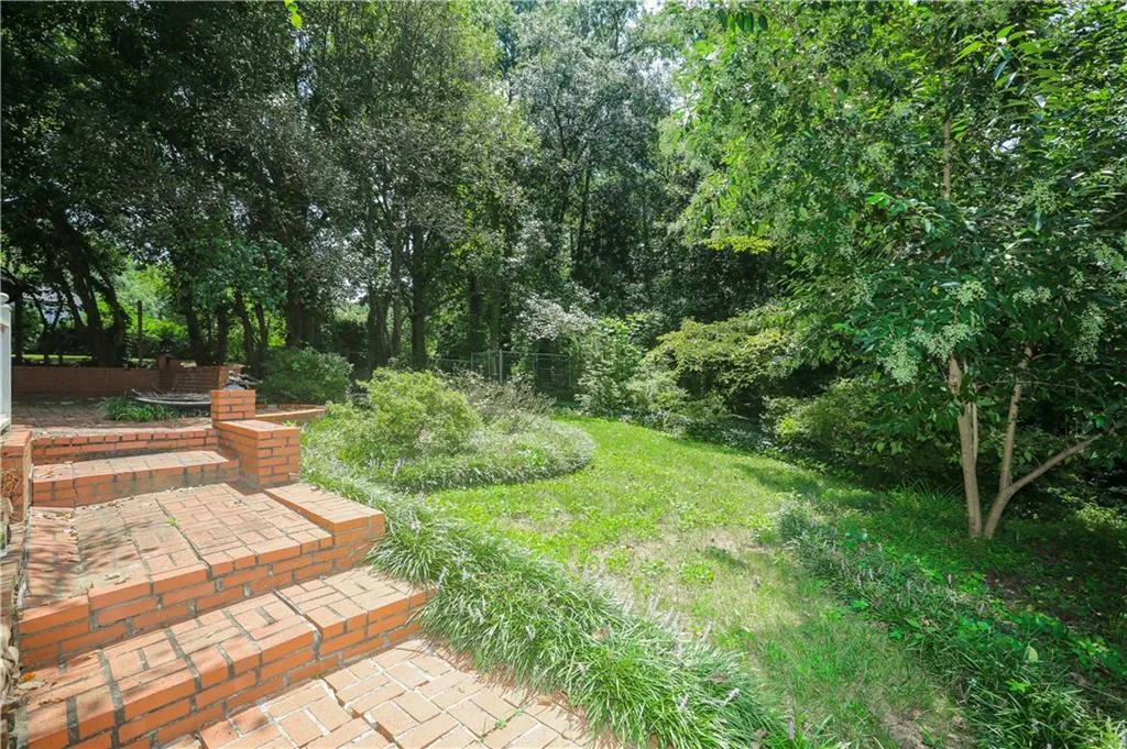 730 Starlight Drive, Sandy Springs, Georgia 30342, 3 Bedrooms Bedrooms, ,3 BathroomsBathrooms,Residential,Sold,730 Starlight Drive,6059043