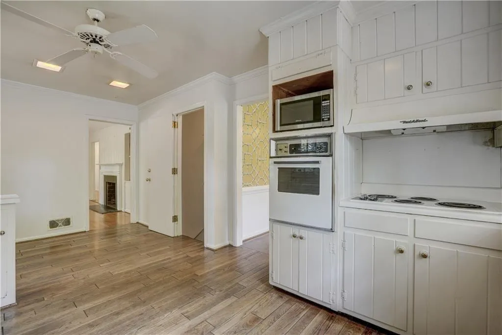 730 Starlight Drive, Sandy Springs, Georgia 30342, 3 Bedrooms Bedrooms, ,3 BathroomsBathrooms,Residential,Sold,730 Starlight Drive,6059043