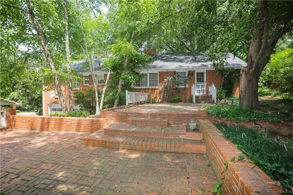 730 Starlight Drive, Sandy Springs, Georgia 30342, 3 Bedrooms Bedrooms, ,3 BathroomsBathrooms,Residential,Sold,730 Starlight Drive,6059043