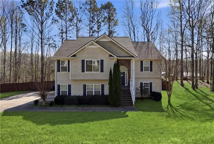 Split foyer home with roof with shingles