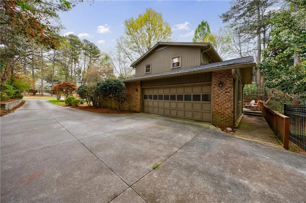 7550 Chaparral Drive, Sandy Springs, Georgia 30350, 4 Bedrooms Bedrooms, ,3 BathroomsBathrooms,Residential,Sold,7550 Chaparral Drive,7367631