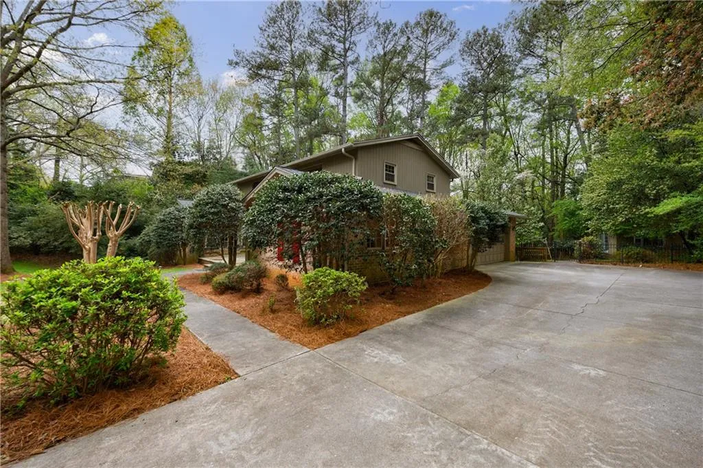 7550 Chaparral Drive, Sandy Springs, Georgia 30350, 4 Bedrooms Bedrooms, ,3 BathroomsBathrooms,Residential,Sold,7550 Chaparral Drive,7367631