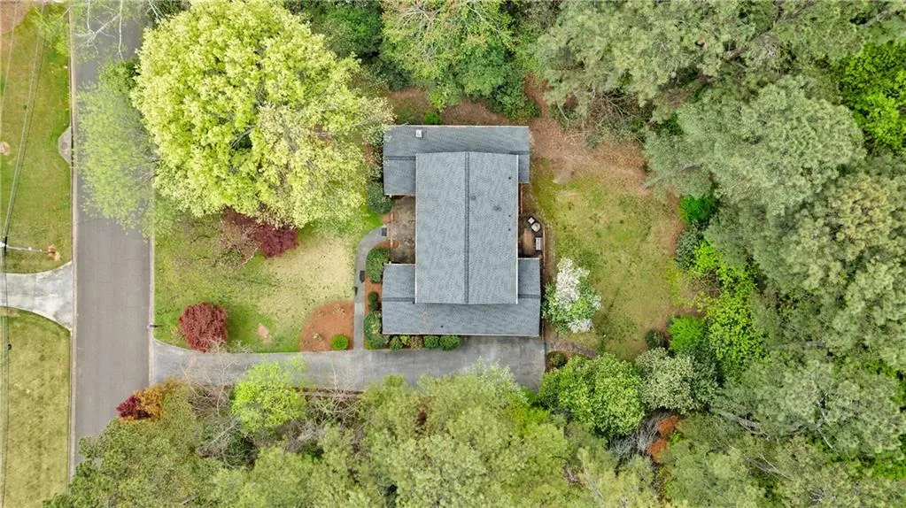 7550 Chaparral Drive, Sandy Springs, Georgia 30350, 4 Bedrooms Bedrooms, ,3 BathroomsBathrooms,Residential,Sold,7550 Chaparral Drive,7367631