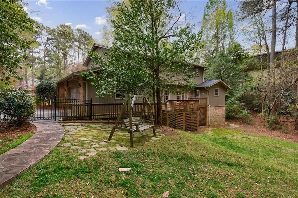 7550 Chaparral Drive, Sandy Springs, Georgia 30350, 4 Bedrooms Bedrooms, ,3 BathroomsBathrooms,Residential,Sold,7550 Chaparral Drive,7367631