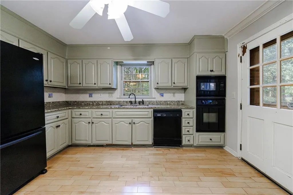 7550 Chaparral Drive, Sandy Springs, Georgia 30350, 4 Bedrooms Bedrooms, ,3 BathroomsBathrooms,Residential,Sold,7550 Chaparral Drive,7367631