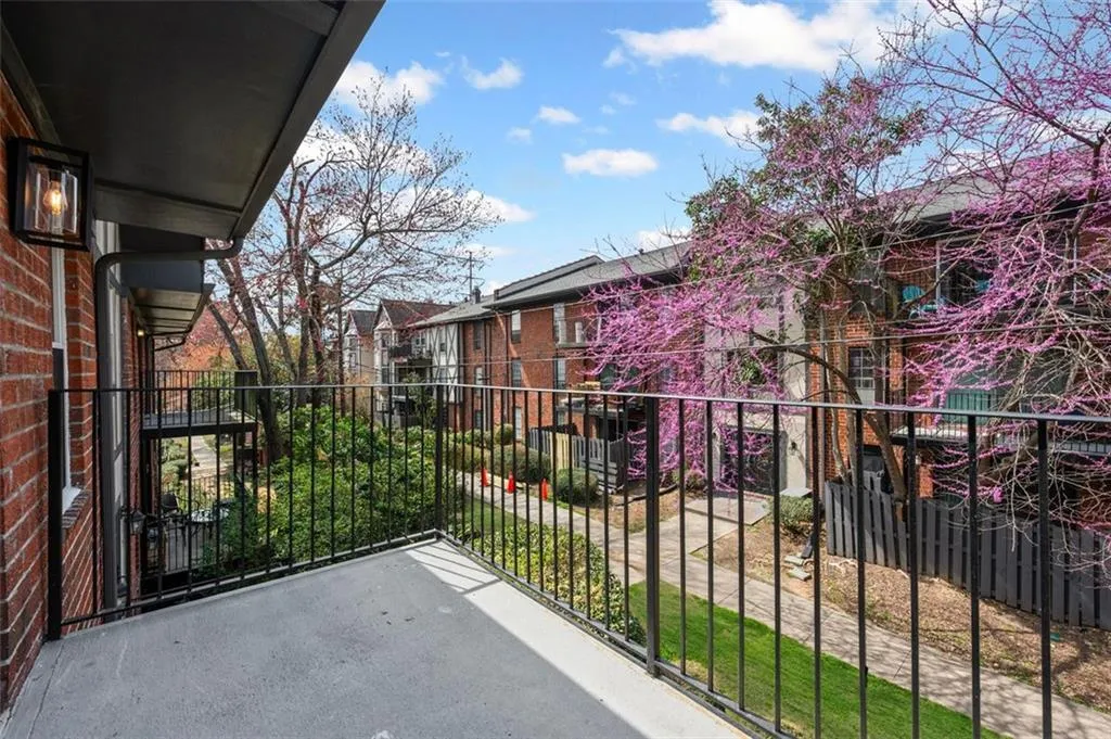 6851 Roswell Road Unit F36, Atlanta, Georgia 30328, 1 Bedroom Bedrooms, ,1 BathroomBathrooms,Residential,Sold,6851 Roswell Road Unit F36,7542144
