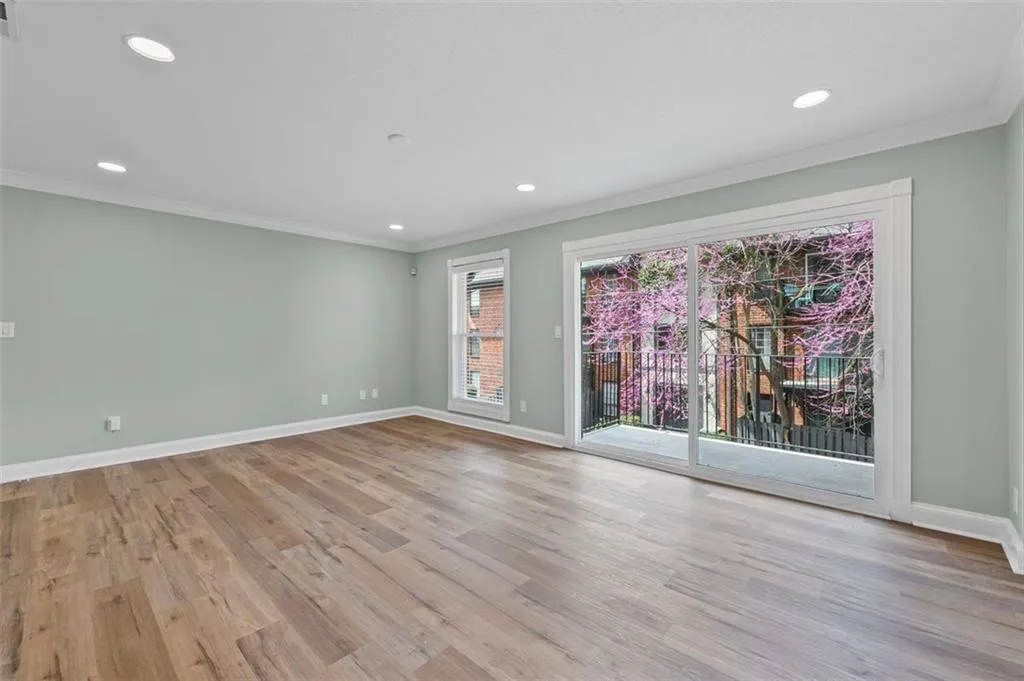 6851 Roswell Road Unit F36, Atlanta, Georgia 30328, 1 Bedroom Bedrooms, ,1 BathroomBathrooms,Residential,Sold,6851 Roswell Road Unit F36,7542144