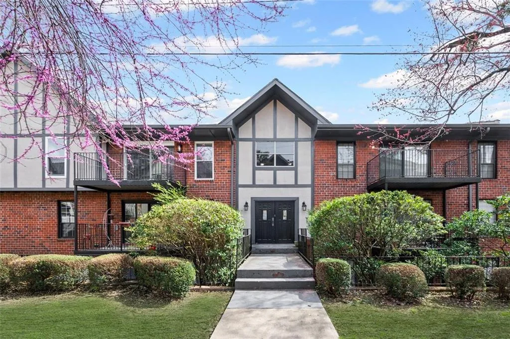 6851 Roswell Road Unit F36, Atlanta, Georgia 30328, 1 Bedroom Bedrooms, ,1 BathroomBathrooms,Residential,Sold,6851 Roswell Road Unit F36,7542144