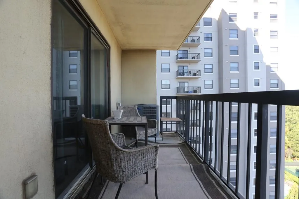 795 Hammond Drive Unit 1513, Atlanta, Georgia 30328, 2 Bedrooms Bedrooms, ,2 BathroomsBathrooms,Residential,Sold,795 Hammond Drive Unit 1513,5758499