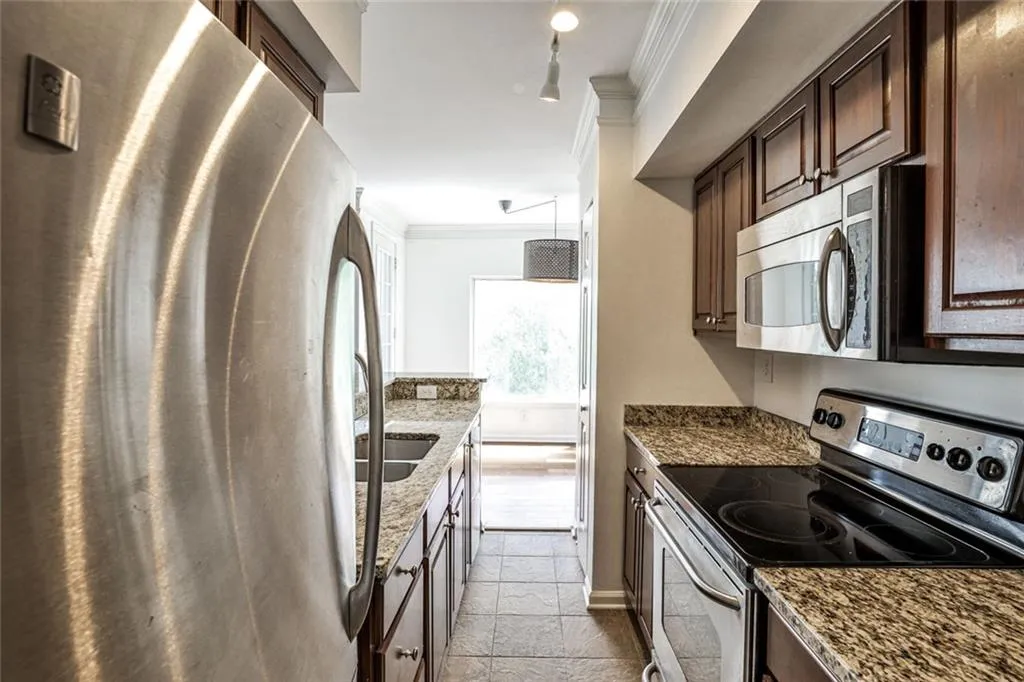 275 13th Street Ne Unit 605, Atlanta, Georgia 30309, 1 Bedroom Bedrooms, ,1 BathroomBathrooms,Residential,For Sale,275 13th Street Ne Unit 605,7573468